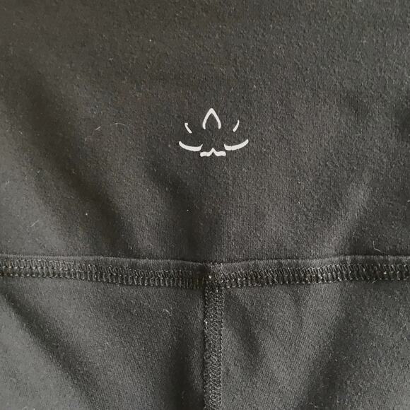 Beyond Yoga Badlands High Waisted 7/8 Leggings Size S Stirrup Tights Strappy Gym - Picture 8 of 11